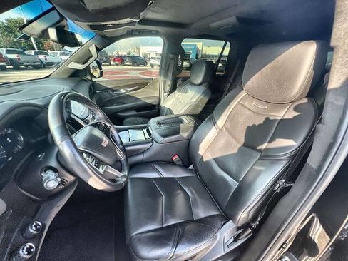 Used 2019 Cadillac Escalade Platinum AWD/4WD image 18