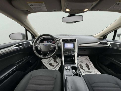 Used 2019 Ford Fusion SE FWD image 18