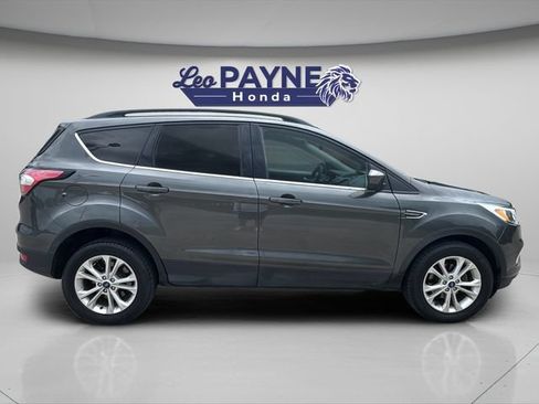 Used 2018 Ford Escape SE FWD image 8
