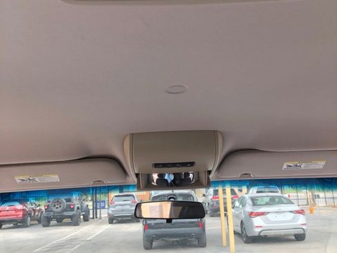 Used 2014 Dodge Grand Caravan SXT FWD image 13