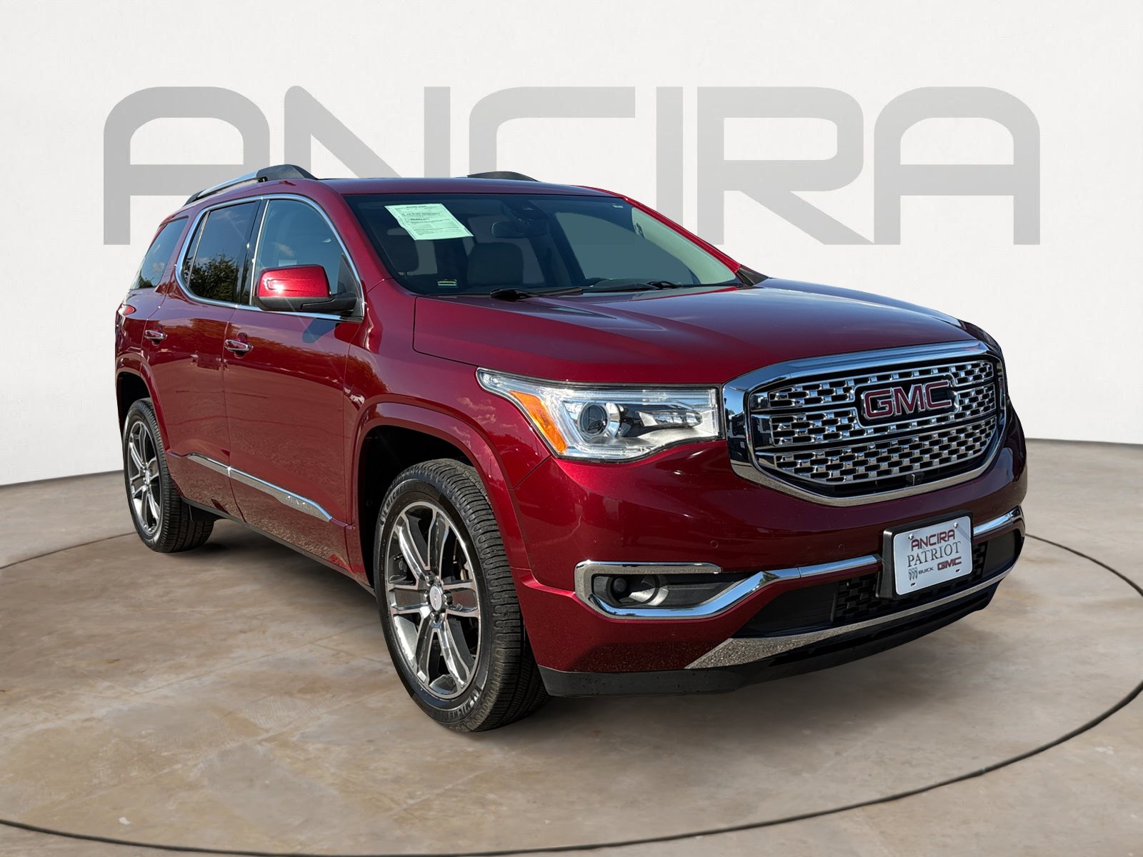 Used 2017 GMC Acadia Denali w/ Technology Package FWD image 4