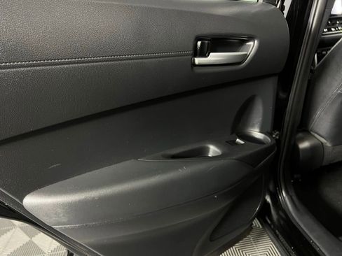 Used 2022 Toyota Corolla Cross XLE w/ Convenience Package image 27