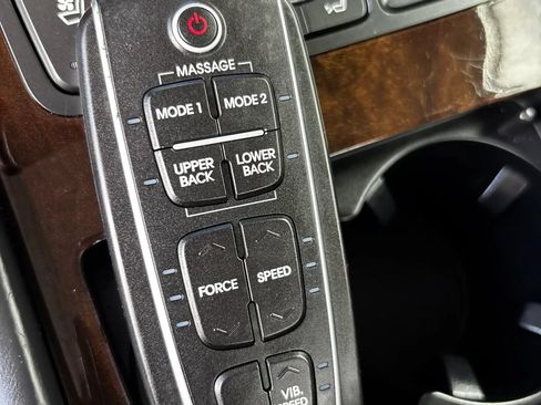 Used 2011 Hyundai Equus Ultimate RWD image 16