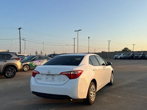 Used 2017 Toyota Corolla LE FWD image 21