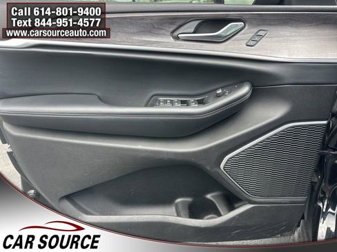 Used 2022 Jeep Grand Cherokee L Limited w/ Black Appearance Package image 10