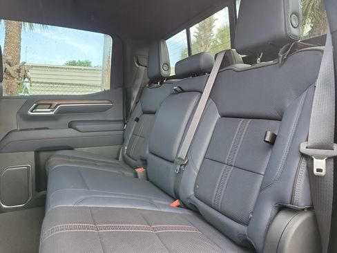 Used 2023 Chevrolet Silverado 1500 High Country w/ Technology Package AWD/4WD image 12