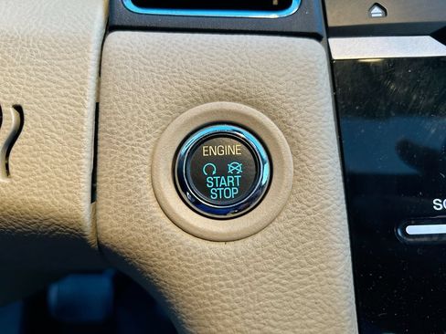 Used 2019 Ford Taurus Limited FWD image 21