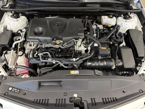 Used 2020 Toyota Camry XLE image 14