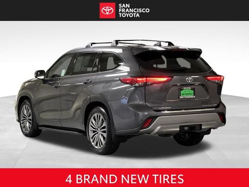 Used 2022 Toyota Highlander Platinum AWD/4WD image 3