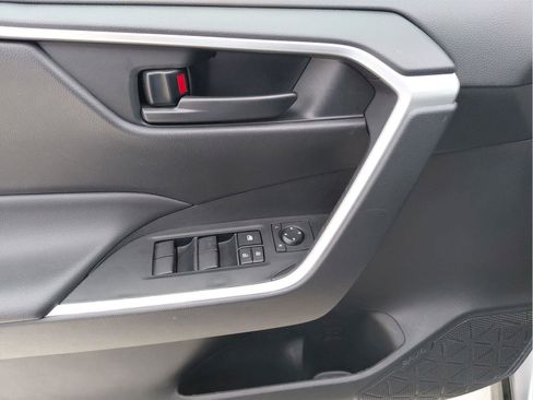 Used 2024 Toyota RAV4 LE image 28