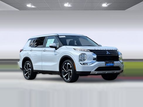 Used 2024 Mitsubishi Outlander SE AWD/4WD image 6