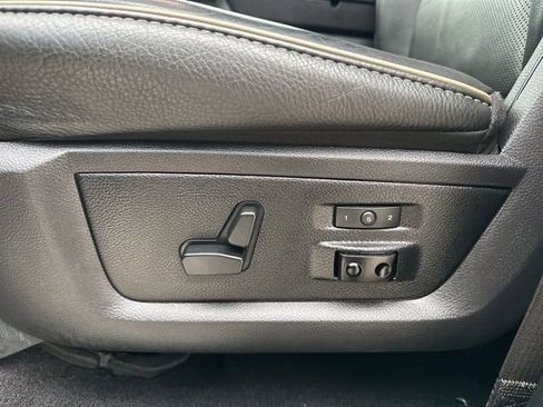 Used 2017 RAM 3500 Laramie Longhorn image 11