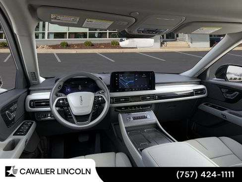 Used 2026 Lincoln Aviator AWD image 9