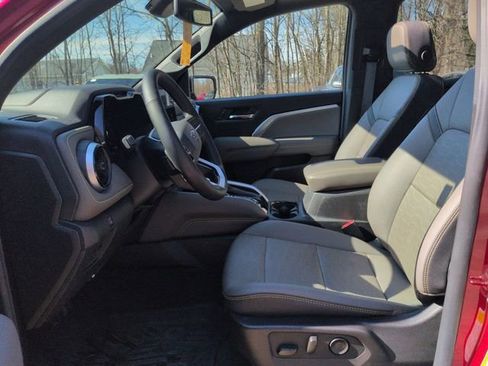 Used 2025 Chevrolet Colorado ZR2 w/ Technology Package image 22