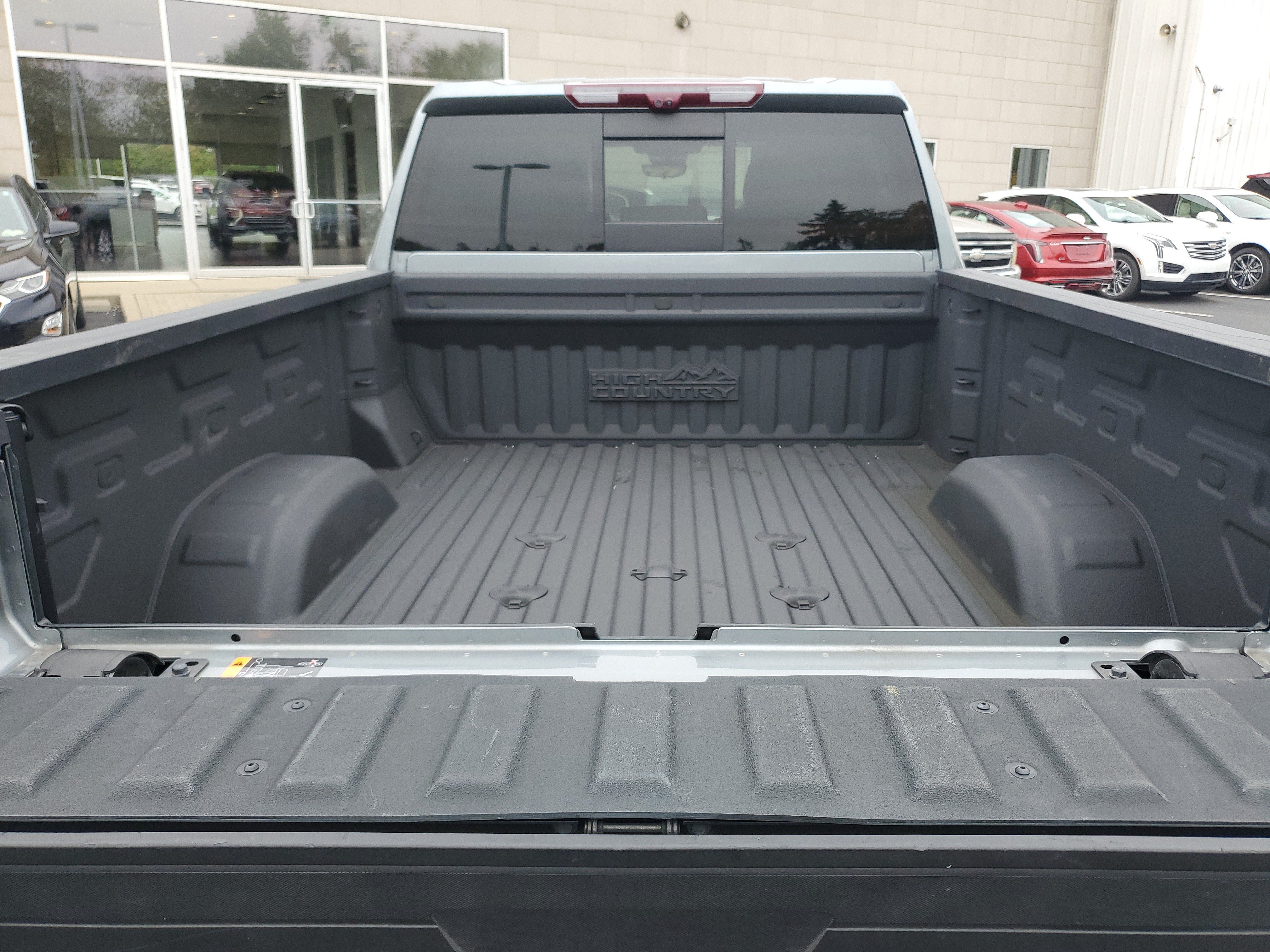 Used 2024 Chevrolet Silverado 2500 High Country w/ Technology Package AWD/4WD image 9