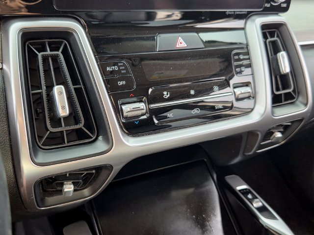 Used 2023 Kia Sorento EX w/ Panoramic Sunroof Package FWD image 19