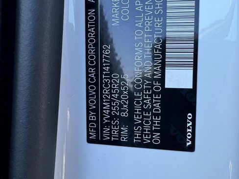 New 2026 Volvo XC60 B5 Plus w/ Climate Package image 16