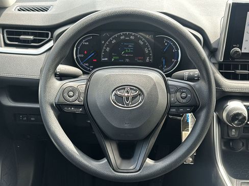 Used 2025 Toyota RAV4 LE AWD/4WD image 19