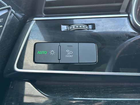 Used 2021 Audi Q7 3.0T Premium image 43