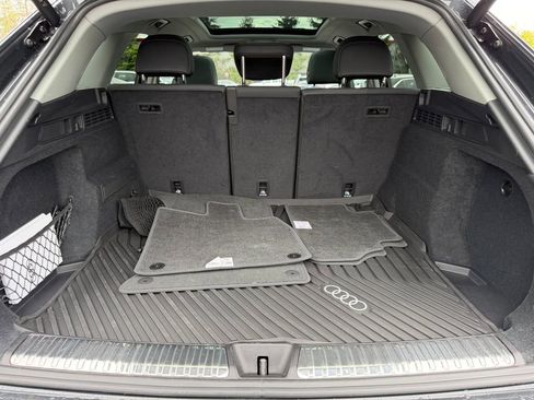 Used 2025 Audi Q5 Premium w/ Convenience Package AWD/4WD image 30
