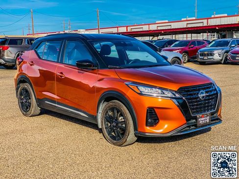 Used 2023 Nissan Kicks SR image 10