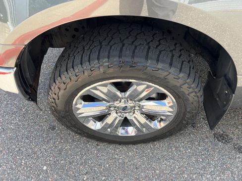 Used 2018 Ford F150 XLT w/ Equipment Group 302A Luxury AWD/4WD image 16