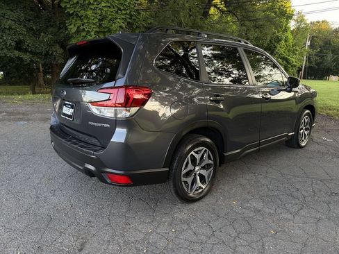 Certified 2023 Subaru Forester Premium AWD/4WD image 8
