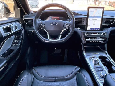 Used 2020 Ford Explorer ST w/ ST Street Pack image 8