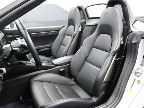 Certified 2024 Porsche 718 Boxster S RWD image 5