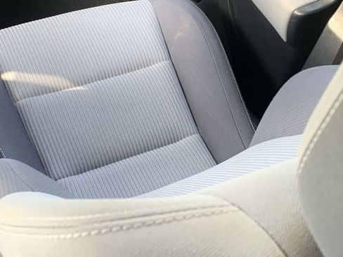 Used 2015 Toyota RAV4 XLE AWD/4WD image 33