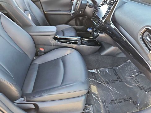 Used 2022 Toyota Prius XLE image 22