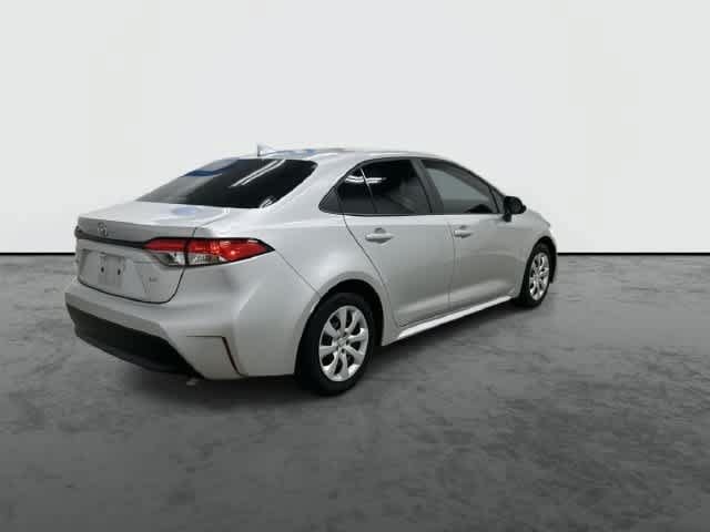 Used 2025 Toyota Corolla LE FWD image 3
