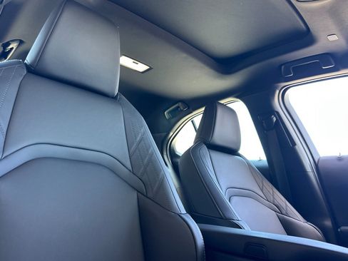 Certified 2025 Lexus UX 300h FWD w/ Accessory Package (Z2) image 31