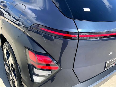 Used 2024 Hyundai Kona Limited FWD image 28