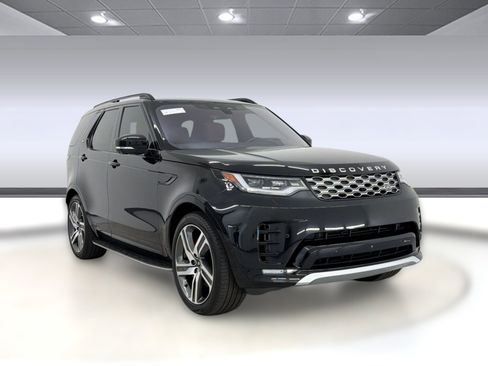 Used 2023 Land Rover Discovery Metropolitan Edition AWD/4WD image 7