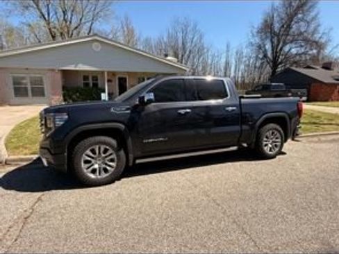 Used 2022 GMC Sierra 1500 Denali w/ Technology Package image 1