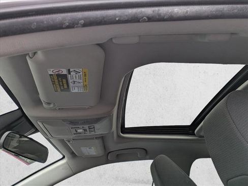 Used 2022 Toyota RAV4 XLE AWD/4WD image 17