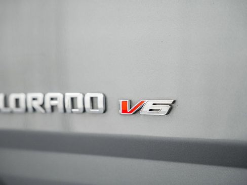 Used 2018 Chevrolet Colorado Z71 image 18