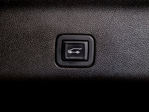 Used 2021 GMC Yukon XL Denali image 38