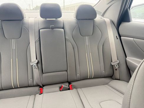 Used 2025 Hyundai Elantra SEL image 37