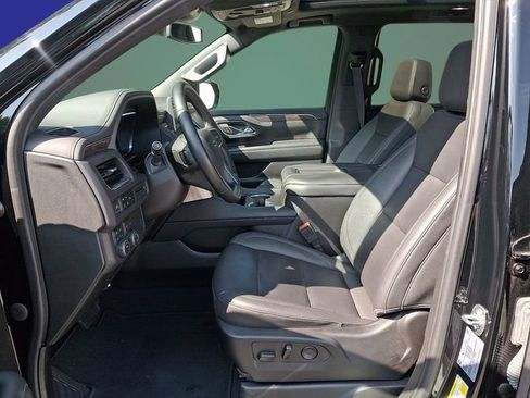 Used 2023 Chevrolet Suburban Z71 AWD/4WD image 7