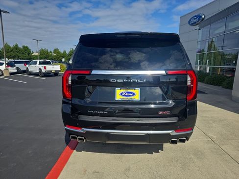 Used 2025 GMC Yukon Denali AWD/4WD image 3