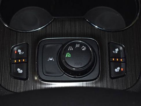 Used 2023 GMC Acadia SLT image 22