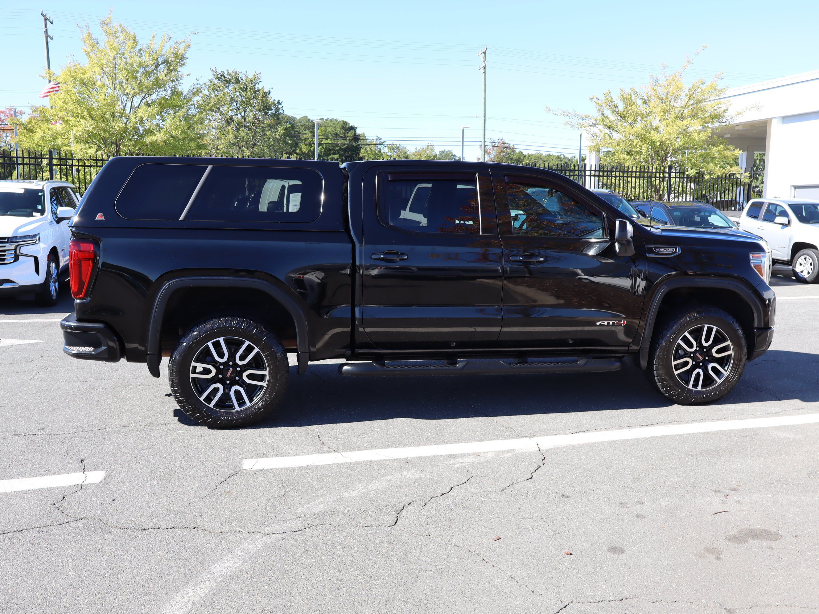 Used 2021 GMC Sierra 1500 AT4 w/ AT4 Preferred Package AWD/4WD image 11