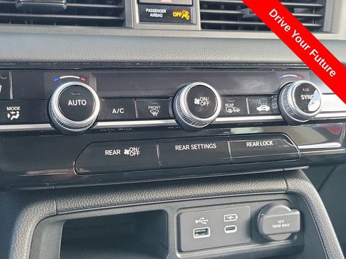 Used 2024 Honda Pilot EX-L image 12