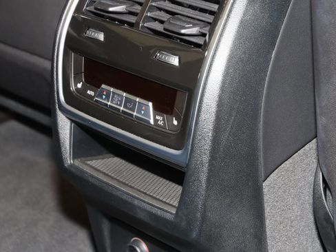 Used 2023 BMW X7 xDrive40i w/ Premium Package image 16