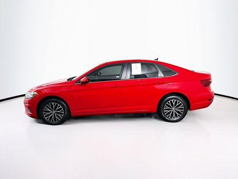 Used 2021 Volkswagen Jetta SE w/ SE Cold Weather Package FWD image 4