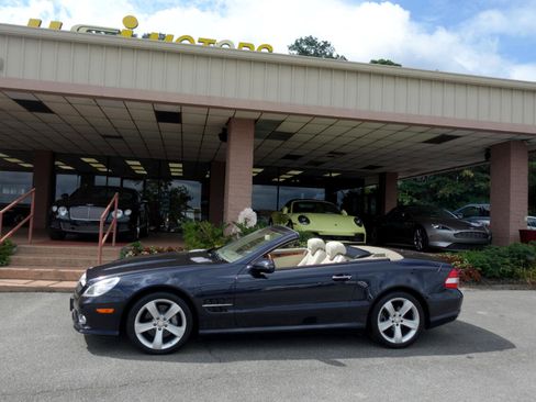 Used 2009 Mercedes-Benz SL 550 w/ Premium I Pkg image 9