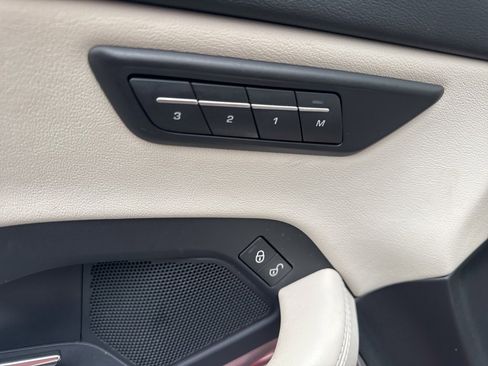 Used 2019 Jaguar E-PACE SE image 20