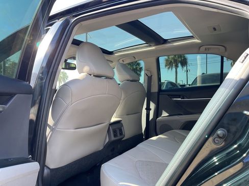 Used 2020 Toyota Camry XSE image 10